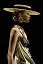 ❦ (#Details#) ❦

Schiaparelli Fall 2022-23 Haute Couture Fashion Show ​​​​