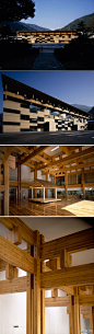 日本高知县的Yusuhara市民中心是一座由隈研吾设计的全木构建筑。木材使用了当地生产的日本雪松（Japanese Cedar）。考虑到当地冬季多雪，所以建筑设置了一个很大的中庭，室内则提供了居民日常需要的功能。