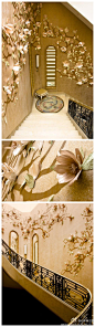 Paper flower installation created by Jo Lynn Alcorn for Maya Romanoff Wallpapers at Kips Bay Decorator Show House 2009. Jo Lynn Alcorn，美国艺术家，毕业于罗德岛艺术学院，专注于纸艺作品，现居纽约，商业作品邀约大多来自有纸艺传统的中国和日本。