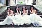 武汉大学女生创意毕业照 披白色婚纱告别校园-中国品牌服装网