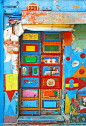 意大利 Burano, 彩色的门。摄影/John C. Hutchins