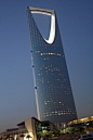 Kingdom Tower in Riyadh, Saudi Arabia. @designerwallace