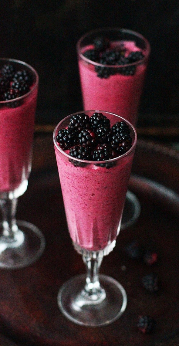 Blackberry mousse
黑莓...