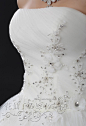 新款 新娘抹胸婚纱 花朵时尚婚纱 简洁钻饰婚纱 绑带款