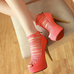 cheryl♥采集到漂亮鞋子