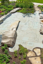 寓教于乐的花式铺装位于宾夕法尼亚州立大学植物园里的一处景致——水石地图3