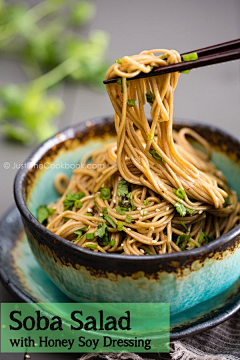 手持向日葵的人采集到美食