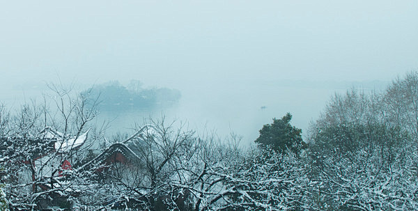 冬日西湖之美，断桥残雪