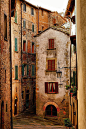義大利托斯卡尼的中世紀村莊。。