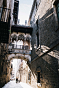 Street Bridge, Barcelona, Spain
photo via jan