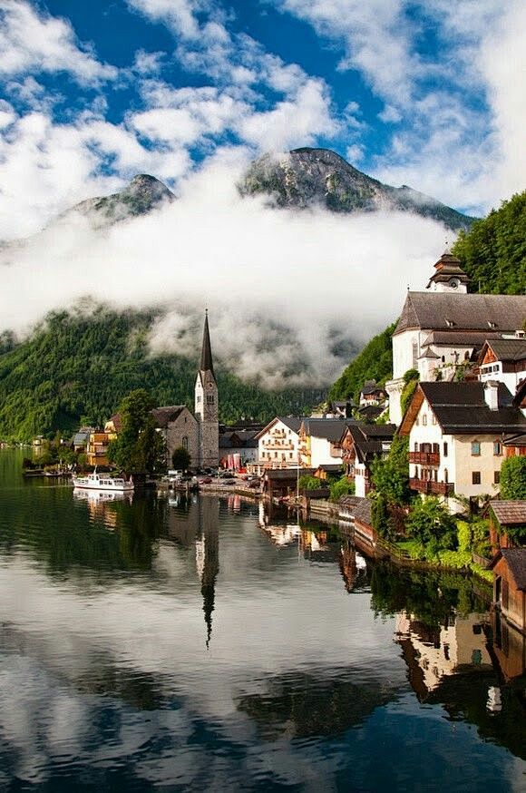 哈尔施塔特镇(Hallstatt)是奥地...