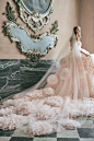 美国知名菲律宾裔女设计师高级时尚婚纱礼服品牌 Monique Lhuillier（莫尼克•鲁里耶）2020秋冬婚纱系列