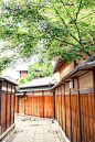 Ishibe Alley (石塀小路) in Gion (祇園), Kyoto Japan