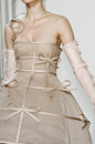 orlandaspleasure:

Valentino
Fall 2010 Couture
