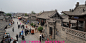 中国最美的100个地方
85，平遥古城
平遥古城，位于山西中部平遥县，是一座具有2700多年历史的文化名城，与同为第二批国家历史文化名城的四川阆中、云南丽江、安徽歙县并称为“保存最为完好的四大古城”，也是中国仅有的以整座古城申报世界文化遗产获得成功的两座古县城之一（另一座为丽江古城）。平遥古城是中国境内保存最为完整的一座古代县城，是中国汉民族城市在明清时期的杰出范例，在中国历史的发展中，为人们展示了一幅非同寻常的文化、社会、经济及宗教发展的完整画卷。平遥旧称“古陶”，明朝初年，为防御外族南扰，始建城墙，洪