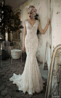 V领婚纱  修身裙 http://www.weddinginspirasi.com/2014/05/10/lihi-hod-spring-2014-wedding-dresses-bijoux-bridal-collection/ lihi hod #bridal 2014 jade lace #wedding dress #weddingdress #weddings