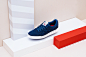 Visual Magazine x New Balance - Flying The Flag : New Balance is proudly waving the British flag and finally bringing the anticipated “Flying The Flag” collection on sale, honoring its legendary factory in English Flimby. In a time of manufacturing all ki