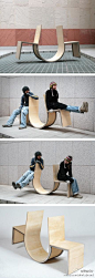 【公共摇摆椅（Swingers）】来自设计师Cho Neulhae和Jaebeom Jeong的作品 ，这是一个旨在通过座椅让陌生人与陌生人间建立关系、让人与人之间距离更近的有趣设计。坐在这样座椅上的人，原本不认识的两人会随着椅子的摇动而转过来面对对方、会心一笑，甚至因此结识。