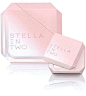 STELLA IN TWO于2007年推出，延续了STELLA的设计风格，强调矛盾与对比。
Stella McCartney Stella in Two香水
　　Stella in Two香水具有一种甜美中带着稍许硬朗的感觉，硬糖果的瓶身设计非常契合理念，半糖主义对人对爱都恰到好处。