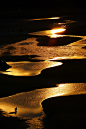 gyclli:<br/>”Sparkles Ocean”<br/>Sunset glow pours beams of golden light upon ocean shores<br/>  acafe.msc.sony.jp<br/>