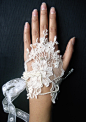 Pretty lace glove