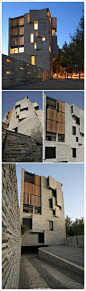 伊朗mahallet 1号公寓 伊朗中部马哈拉特之间的古希腊遗址，矗立着像被切开的石块建筑物——1号公寓