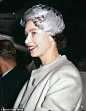 女王style | 伊丽莎白女王仅靠她服装就美了90年