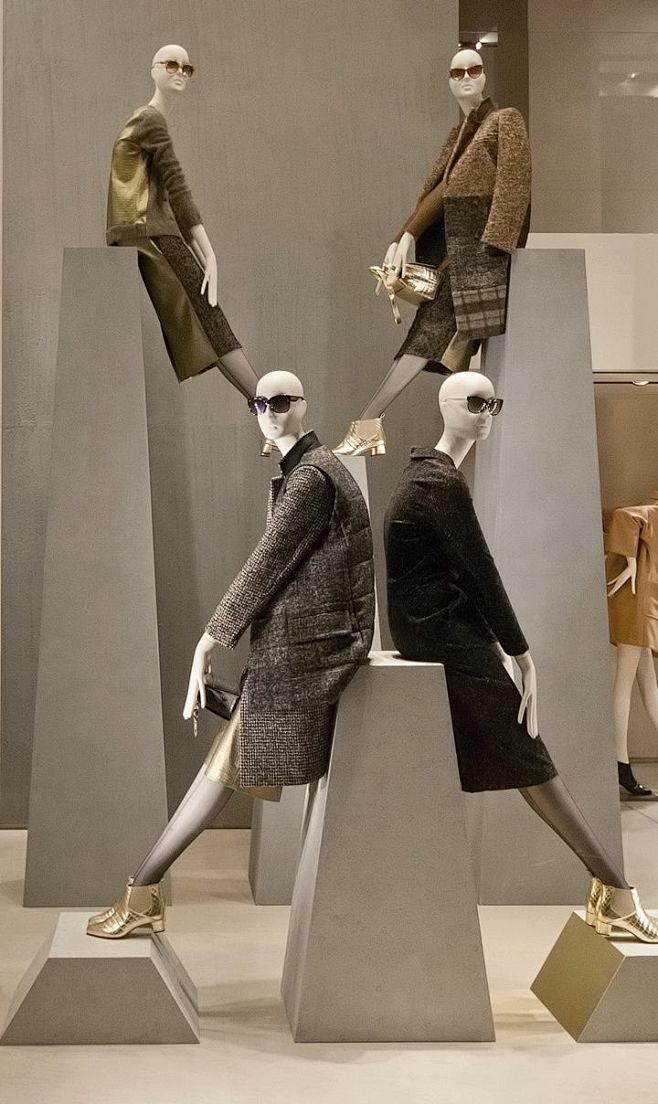 Max Mara windows 201...