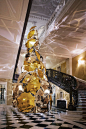 Burberry创意总监打造今年Claridge's酒店圣诞树