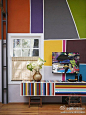 Design-莫欺少年穷819以拼接的方式共同的展现色彩的绚丽效果，让家装背景墙呈现出奇幻的效果，整个居室萦绕着现代化的时尚气息,十分有创意。#家居#