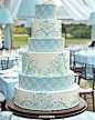 我结婚的时候一定要有一个又大又高的婚礼蛋糕！