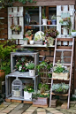 DIY Shelves for Terraces and Backyards | Design & DIY Magazine