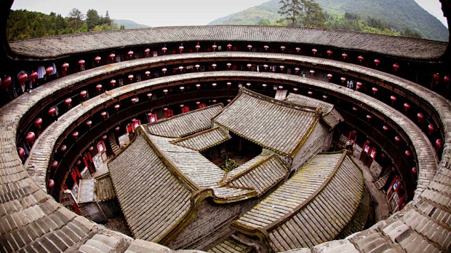 福建永定县的传统客家土楼.