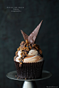 Biscoff & Kahlua Crunch Cupcakes via Bakers Royale