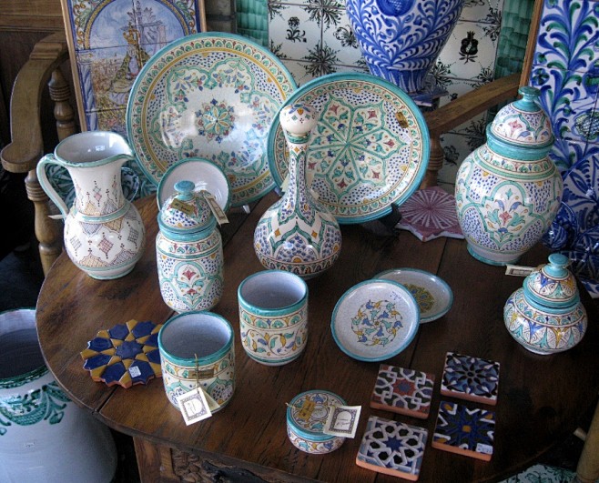 格拉纳达特色商品手工绘制陶器Cerami...