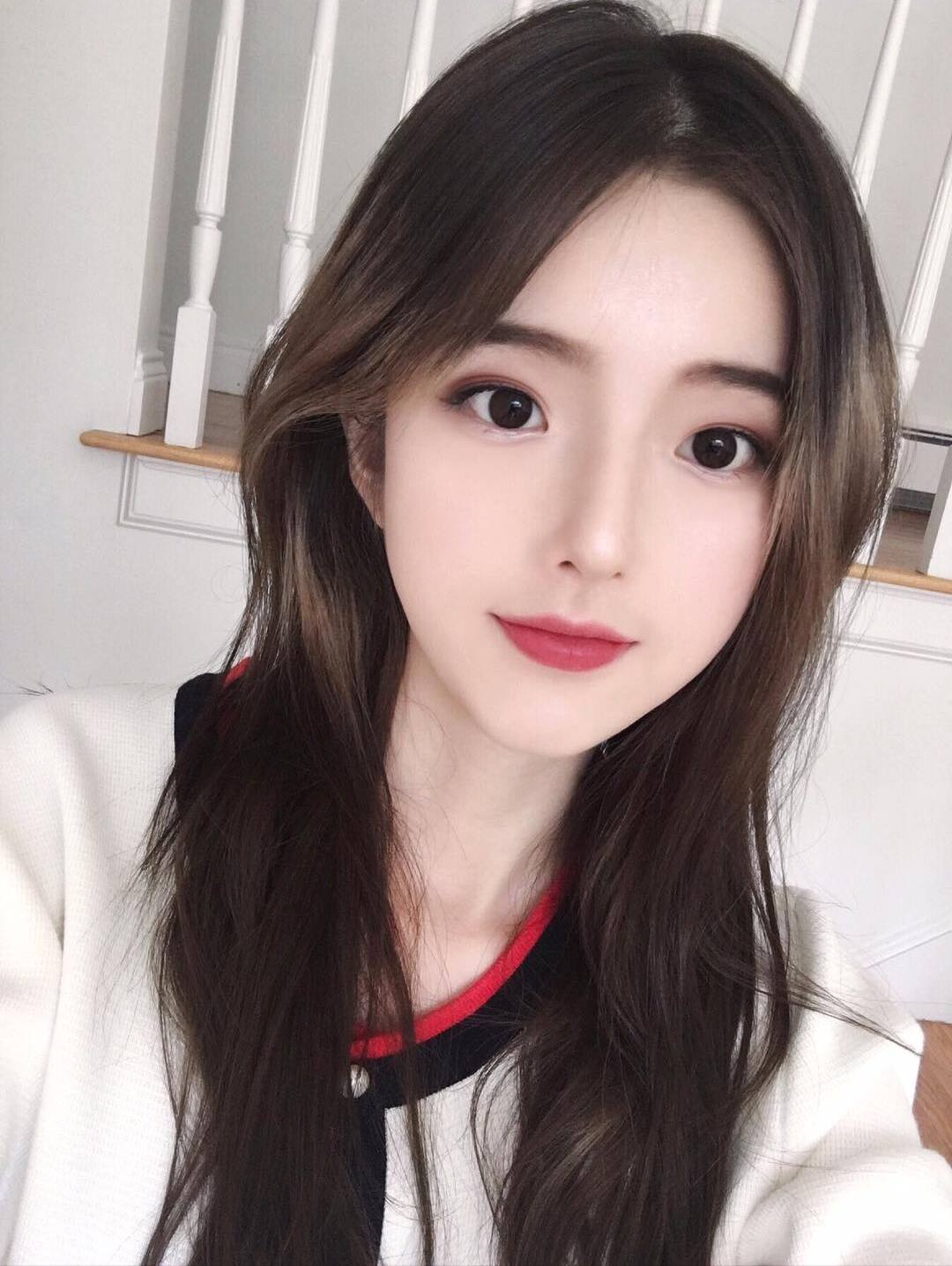 1e756881057a0f4cb180b71db9b0fbdffff2190823857-yZNphl