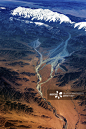 新疆-塔克拉玛干沙漠-中国，亚洲，西藏和塔克拉玛干沙漠的鸟瞰图图片素材