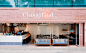 香港CLASSIFIED咖啡店空间设计：香港CLASSIFIED咖啡店是一家临街店，开放的空间迎接着每一位进店的顾客，咖啡店的门口位置设计了两个秋千，制造出浪漫温馨的空间氛围 #餐厅#