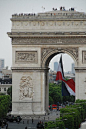 凯旋门AVEC三色旗，法国巴黎