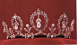 康尼迪特钻石水滴王冠,瑞典王后西尔维娅所获得的结婚礼物，它也可以做为项链联结起来。
