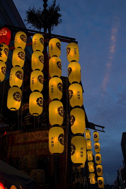 镜头下的日本：京都祇园祭，宵山。摄影by...