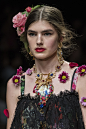 detail-defile-dolce-amp-gabbana-printemps-ete-2019-milan-detail-181.jpg (1800×2700)