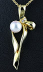 Mikimoto Bow 18k Yellow Gold Akoya Pearl & Diamond Pendant Necklace - Jewellery Catalog - Xupes