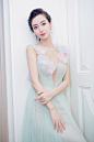 Baby穿薄纱礼服出席电影节 轻松美成花仙子。 #影视明星# #中国美人# #时尚美人# #唯美# @予心木子