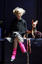 ...and for my pretend daughter, she get this look, hot pink legwarmers and all black everything else.: 