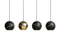 【光线切割的球形灯】荷兰设计品牌在巴黎时尚家居设计展上绽出了一款球形吊灯，叫做Sliced。球形灯罩被切割开，下半部分的灯罩好似悬浮在空中。借助造型与光产生互动，光从裂缝中射出环绕球体一周，营造出令人堪称神奇的视觉效果。