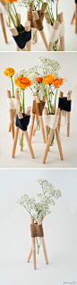 【225PD产品设计】Forget Me Not Vases 是由法国设计师Aurélie Richard 仅用三根简木和毛线编织创作而得的简约花瓶，简约而巧妙。www.design360.cn