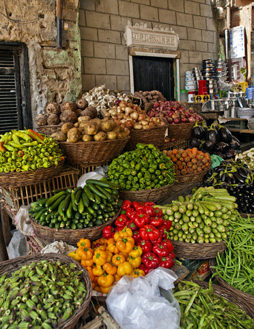尼罗河三角洲一个卖蔬菜的摊点。这些在开罗...