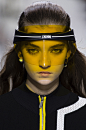 “dior fashion show visor”的图片搜索结果