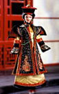 芭比娃娃——大时代系列，清朝格格 Chinese Empress  　1997收藏版 售价：$71.49

这个系列里唯一没有装上眼睫毛的款式。翡翠的耳环，两串超珠一串是翡翠一串是金